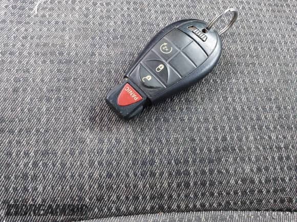 2017 Ram 1500 Big Horn z VIN 1C6RR6LT7HS657939, wystawiony jako IAAI lot #41235870 z przebiegiem 129 016 mil mil oraz . Historia ofert i sprzedaży dostępna na DreamBid. Obrazek 18.