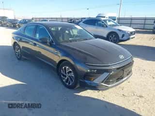 2026 Hyundai Sonata Blue with VIN KMHL24JJ7TA136240, listed as a IAAI auction lot 43582004 with 2,461 mi miles and . Bid and sale history available at DreamBid. Image 1.