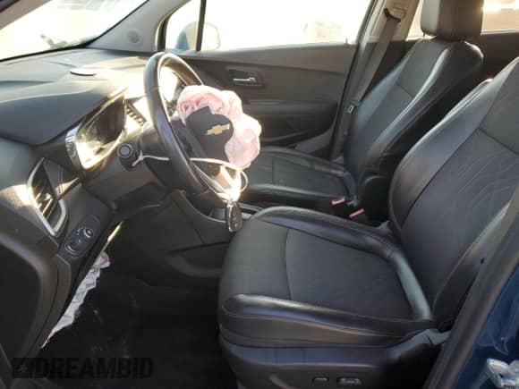 2020 Chevrolet Trax LT with VIN 3GNCJLSB0LL120311, listed as a Copart auction lot 84272115 with 70,298 mi miles and Salvage title. Bid and sale history available at DreamBid. Image 7.