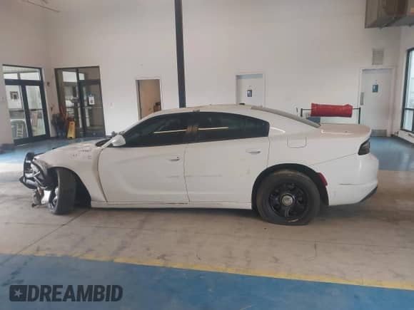 2021 Dodge Charger Police с VIN 2C3CDXAT6MH558797, выставлен на аукционе IAAI как лот 43285057 с пробегом 82 611 миль миль и . История ставок и продаж доступна на DreamBid. Изображение 14.