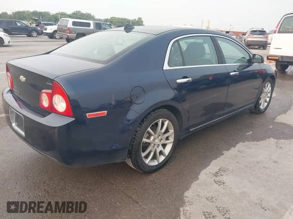 2012 Chevrolet Malibu LTZ 1LZ z VIN 1G1ZE5E08CF264561, wystawiony jako IAAI lot #43153788 z przebiegiem 160 864 mil mil oraz . Historia ofert i sprzedaży dostępna na DreamBid. Obrazek 4.