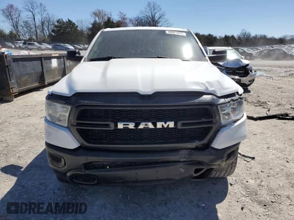 2019 Ram 1500 Tradesman z VIN 1C6SRFCT7KN545715, wystawiony jako Copart lot #49501075 z przebiegiem 95 226 mil mil oraz Czysty tytuł • Clean title. Historia ofert i sprzedaży dostępna na DreamBid. Obrazek 5.