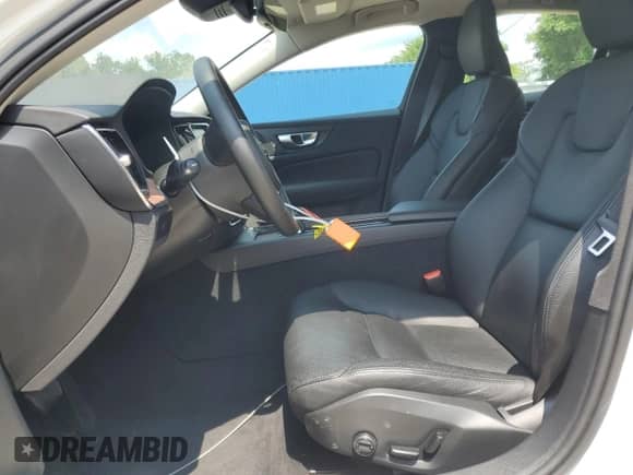 2024 Volvo S60 Plus Dark Theme z VIN 7JRL12FL5RG288417, wystawiony jako Copart lot #59039405 z przebiegiem 35 mil mil oraz Nie do naprawy • Non repairable. Historia ofert i sprzedaży dostępna na DreamBid. Obrazek 7.