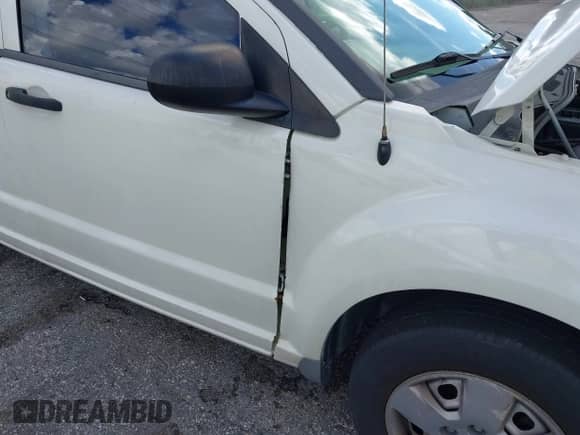 2008 Dodge Caliber SE with VIN 1B3HB28B88D675258, listed as a IAAI auction lot 42633251 with 178,471 mi miles and . Bid and sale history available at DreamBid. Image 6.