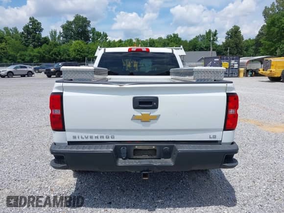 2019 Chevrolet Silverado 1500 Work Truck z VIN 2GCVKNECXK1105765, wystawiony jako IAAI lot #42530346 z przebiegiem 122 165 mil mil oraz . Historia ofert i sprzedaży dostępna na DreamBid. Obrazek 16.