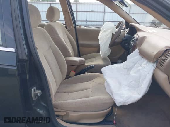 2001 Saturn LS with VIN 1G8JU52F81Y830650, listed as a IAAI auction lot 42588016 with 125,712 mi miles and . Bid and sale history available at DreamBid. Image 5.