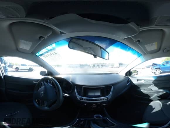 2018 Hyundai Accent SE z VIN 3KPC24A38JE021498, wystawiony jako IAAI lot #43391625 z przebiegiem 96 326 mil mil oraz . Historia ofert i sprzedaży dostępna na DreamBid. Obrazek 19.