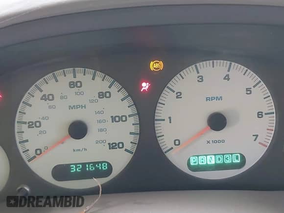 2002 Dodge Caravan SE with VIN 1B4GP24342B540997, listed as a IAAI auction lot 41515435 with 321,648 mi miles and . Bid and sale history available at DreamBid. Image 7.