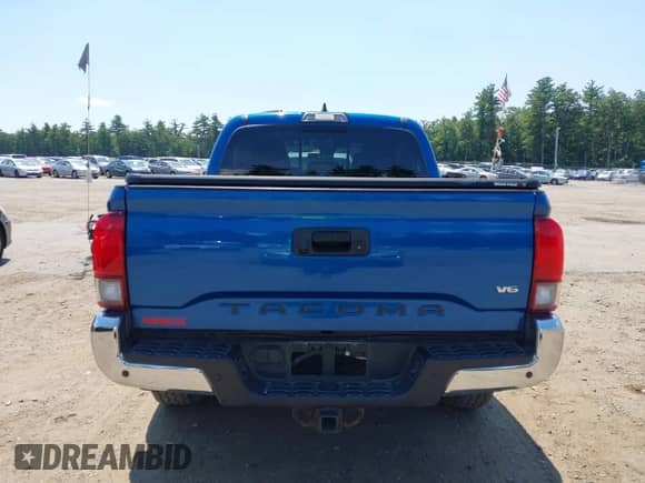 2018 Toyota Tacoma SR z VIN 3TMCZ5AN0JM126724, wystawiony jako IAAI lot #42842788 z przebiegiem 91 776 mil mil oraz . Historia ofert i sprzedaży dostępna na DreamBid. Obrazek 16.