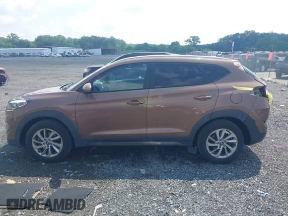 2016 Hyundai Tucson SE with VIN KM8J3CA40GU035523, listed as a IAAI auction lot 42628601 with 113,421 mi miles and . Bid and sale history available at DreamBid. Image 15.