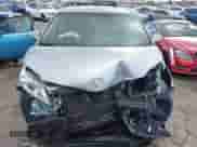 2017 Toyota Sienna XLE Auto Access Seat z VIN 5TDYZ3DC6HS809784, wystawiony jako IAAI lot #41546264 z przebiegiem 98 937 mil mil oraz . Historia ofert i sprzedaży dostępna na DreamBid. Obrazek 13.