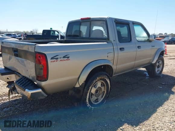 2000 Nissan Frontier XE with VIN 1N6ED27Y7YC380463, listed as a IAAI auction lot 41770834 with 326,169 mi miles and . Bid and sale history available at DreamBid. Image 4.