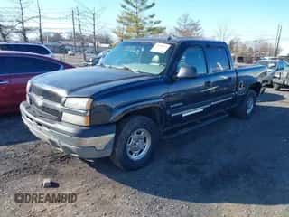2003 Chevrolet Silverado 1500HD LS с VIN 1GCGC13U73F207979, выставлен на аукционе IAAI как лот 41009074 с пробегом Не указан миль и . История ставок и продаж доступна на DreamBid. Изображение 2.