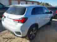 2022 Mitsubishi Outlander SE z VIN JA4APVAU6NU017104, wystawiony jako IAAI lot #41868713 z przebiegiem 27 703 mil mil oraz . Historia ofert i sprzedaży dostępna na DreamBid. Obrazek 4.