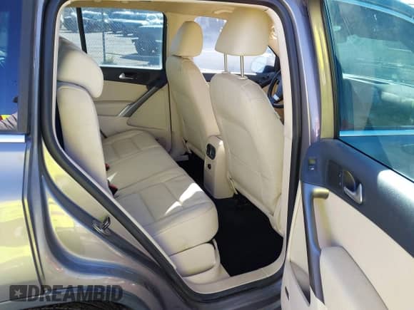 2009 Volkswagen Tiguan SE с VIN WVGBV75N79W529331, выставлен на аукционе IAAI как лот 43559358 с пробегом 148 163 миль миль и . История ставок и продаж доступна на DreamBid. Изображение 8.