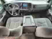 2004 Chevrolet Silverado 1500 LS z VIN 2GCEC19TX41297773, wystawiony jako Copart lot #64731395 z przebiegiem 296 160 mil mil oraz Szkoda całkowita • Salvage title. Historia ofert i sprzedaży dostępna na DreamBid. Obrazek 8.