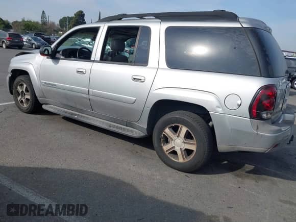 2004 Chevrolet TrailBlazer EXT LS z VIN 1GNES16S546198728, wystawiony jako IAAI lot #41477315 z przebiegiem 219 248 mil mil oraz . Historia ofert i sprzedaży dostępna na DreamBid. Obrazek 14.