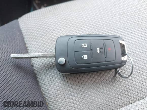 2015 Chevrolet Cruze LS z VIN 1G1PA5SH2F7170364, wystawiony jako IAAI lot #42582370 z przebiegiem 148 842 mil mil oraz . Historia ofert i sprzedaży dostępna na DreamBid. Obrazek 11.