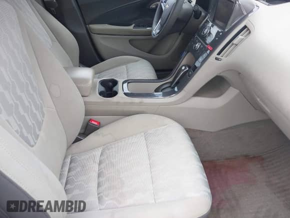 2013 Chevrolet Volt z VIN 1G1RA6E49DU145631, wystawiony jako IAAI lot #43327570 z przebiegiem 104 593 mil mil oraz . Historia ofert i sprzedaży dostępna na DreamBid. Obrazek 5.