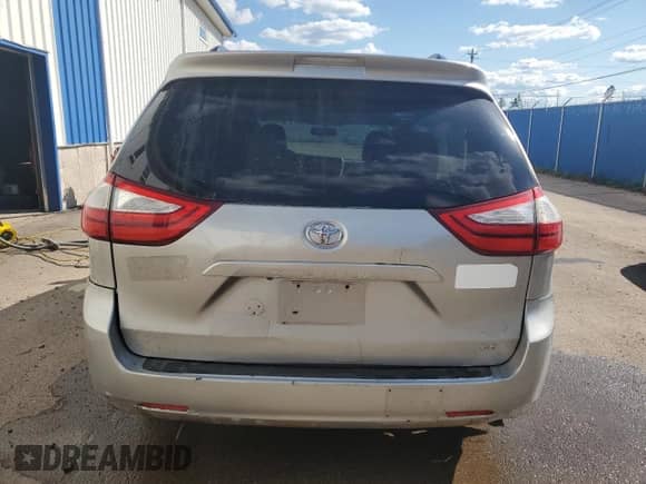 2015 Toyota Sienna LE AAS with VIN 5TDKK3DC2FS575053, listed as a Copart auction lot 71449105 with 667,376 mi miles and Clean title. Bid and sale history available at DreamBid. Image 6.