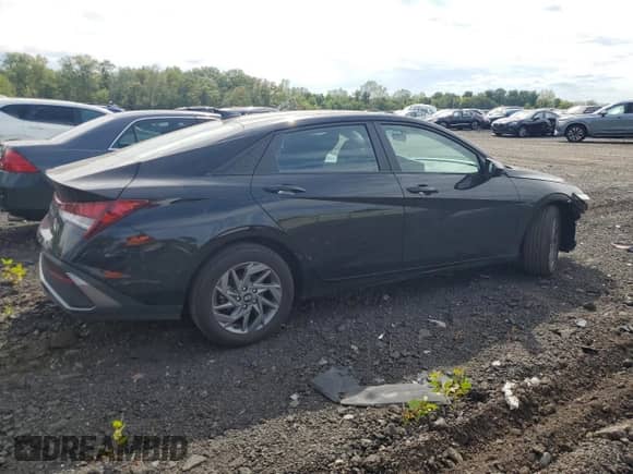 2024 Hyundai Elantra SEL z VIN KMHLM4DG6RU733848, wystawiony jako Copart lot #80459845 z przebiegiem 19 004 mil mil oraz Szkoda całkowita • Salvage title. Historia ofert i sprzedaży dostępna na DreamBid. Obrazek 3.