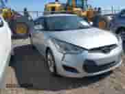 2012 Hyundai Veloster w/Black Int с VIN KMHTC6AD4CU021595, выставлен на аукционе IAAI как лот 42004371 с пробегом 149 637 миль миль и . История ставок и продаж доступна на DreamBid. Изображение 1.