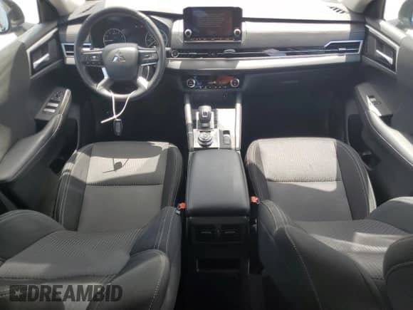 2024 Mitsubishi Outlander ES with VIN JA4J3UA81RZ073338, listed as a Copart auction lot 64772225 with 29,146 mi miles and Salvage title. Bid and sale history available at DreamBid. Image 8.