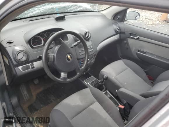 2009 Chevrolet Aveo 1LT z VIN KL1TD66E79B621722, wystawiony jako Copart lot #48866424 z przebiegiem Nie podano mil oraz Szkoda całkowita • Salvage title. Historia ofert i sprzedaży dostępna na DreamBid. Obrazek 8.