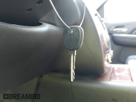 2008 Chevrolet Tahoe LTZ с VIN 1GNFK13038J164555, выставлен на аукционе IAAI как лот 42534376 с пробегом 222 724 миль миль и . История ставок и продаж доступна на DreamBid. Изображение 11.