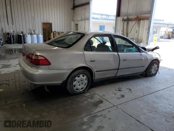 1998 Honda Accord LX z VIN 1HGCG5645WA231707, wystawiony jako Copart lot #66625845 z przebiegiem Nie podano mil oraz Szkoda całkowita • Salvage title. Historia ofert i sprzedaży dostępna na DreamBid. Obrazek 3.