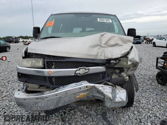 2005 Chevrolet Express Passenger with VIN 1GAHG39UX51134790, listed as a Copart auction lot 80667005 with 241,499 mi miles and Salvage title. Bid and sale history available at DreamBid. Image 5.