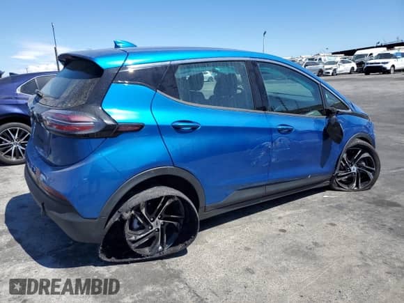2022 Chevrolet Bolt EV 1LT z VIN 1G1FW6S07N4102462, wystawiony jako Copart lot #63981333 z przebiegiem 26 008 mil mil oraz . Historia ofert i sprzedaży dostępna na DreamBid. Obrazek 3.