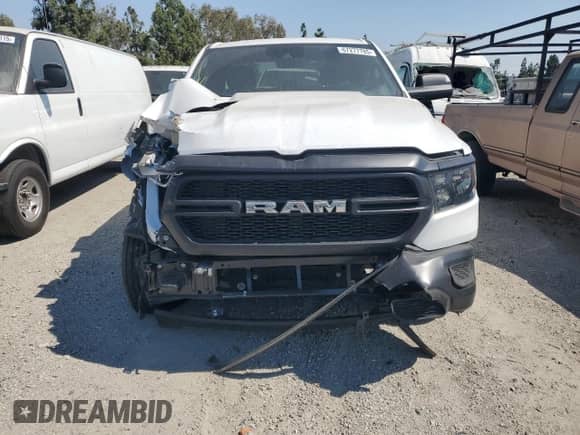 2024 Ram 1500 Tradesman z VIN 1C6SRFCT5RN111206, wystawiony jako Copart lot #67277785 z przebiegiem 36 477 mil mil oraz Szkoda całkowita • Salvage title. Historia ofert i sprzedaży dostępna na DreamBid. Obrazek 5.