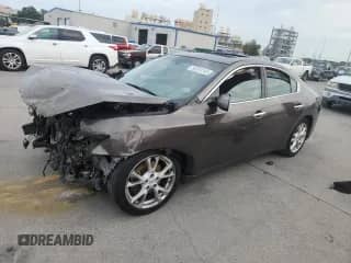 2014 Nissan Maxima SV z VIN 1N4AA5AP3EC476068, wystawiony jako Copart lot #85301345 z przebiegiem 200 268 mil mil oraz Szkoda całkowita • Salvage title. Historia ofert i sprzedaży dostępna na DreamBid. Obrazek 1.