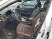 2010 Hyundai Genesis z VIN KMHGC4DF4AU092392, wystawiony jako Copart lot #58487294 z przebiegiem 162 748 mil mil oraz Szkoda całkowita • Salvage title. Historia ofert i sprzedaży dostępna na DreamBid. Obrazek 7.