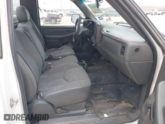 2005 Chevrolet Silverado 1500 z VIN 1GCEC14V15Z234840, wystawiony jako IAAI lot #41680492 z przebiegiem 264 652 mil mil oraz . Historia ofert i sprzedaży dostępna na DreamBid. Obrazek 5.