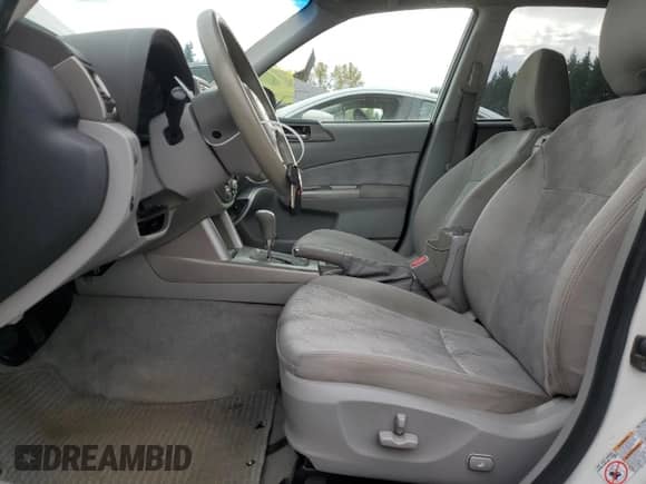 2010 Subaru Forester X Premium z VIN JF2SH6CC8AH736862, wystawiony jako Copart lot #82747615 z przebiegiem 166 655 mil mil oraz Szkoda całkowita • Salvage title. Historia ofert i sprzedaży dostępna na DreamBid. Obrazek 7.