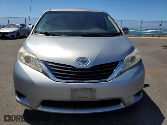 2011 Toyota Sienna LE with VIN 5TDKK3DC4BS090522, listed as a Copart auction lot 70963845 with 122,099 mi miles and Clean title. Bid and sale history available at DreamBid. Image 5.