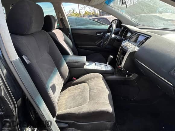 2013 Nissan Murano LE z VIN JN8AZ1MU1DW211454, wystawiony jako Copart lot #42782645 z przebiegiem 140 124 mil mil oraz Czysty tytuł • Clean title. Historia ofert i sprzedaży dostępna na DreamBid. Obrazek 5.