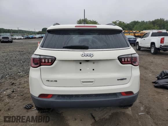 2018 Jeep Compass Latitude with VIN 3C4NJDBB5JT112726, listed as a Copart auction lot 69066675 with 78,934 mi miles and Salvage title. Bid and sale history available at DreamBid. Image 6.