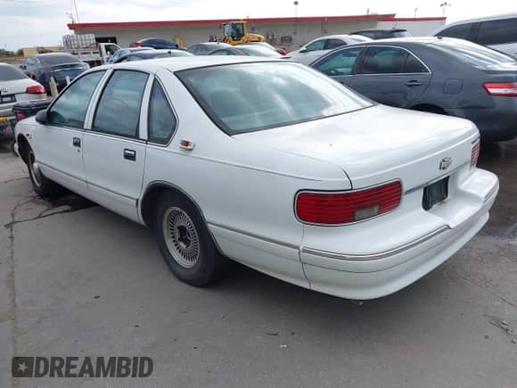 1996 Chevrolet Caprice 1SA Special Value с VIN 1G1BL52P3TR183328, выставлен на аукционе IAAI как лот 43535005 с пробегом Не указан миль и . История ставок и продаж доступна на DreamBid. Изображение 3.