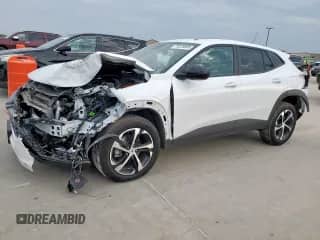 2025 Chevrolet Trax 1RS с VIN KL77LGEP3SC152695, выставлен на аукционе Copart как лот 70235665 с пробегом 23 243 миль миль и Списание • Salvage title. История ставок и продаж доступна на DreamBid. Изображение 1.