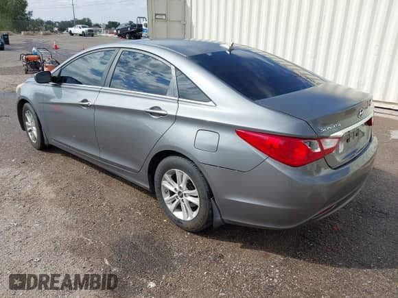 2013 Hyundai Sonata GLS z VIN 5NPEB4AC7DH678608, wystawiony jako IAAI lot #43329301 z przebiegiem Nie podano mil oraz . Historia ofert i sprzedaży dostępna na DreamBid. Obrazek 3.