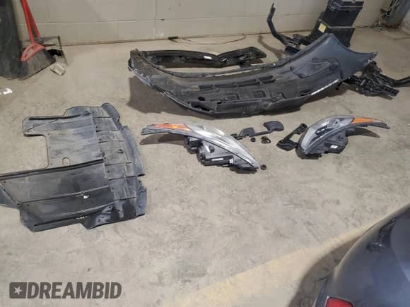 2015 Hyundai Veloster z VIN KMHTC6AD5FU243986, wystawiony jako Copart lot #84944785 z przebiegiem 67 979 mil mil oraz Szkoda całkowita • Salvage title. Historia ofert i sprzedaży dostępna na DreamBid. Obrazek 12.