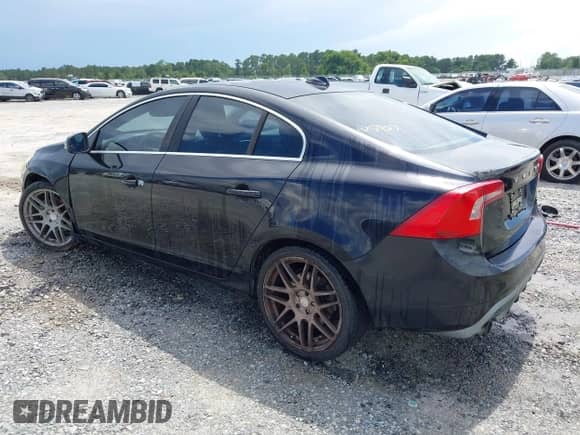 2012 Volvo S60 T6 с VIN YV1902FH5C2105927, выставлен на аукционе IAAI как лот 42721031 с пробегом 89 364 миль миль и . История ставок и продаж доступна на DreamBid. Изображение 3.
