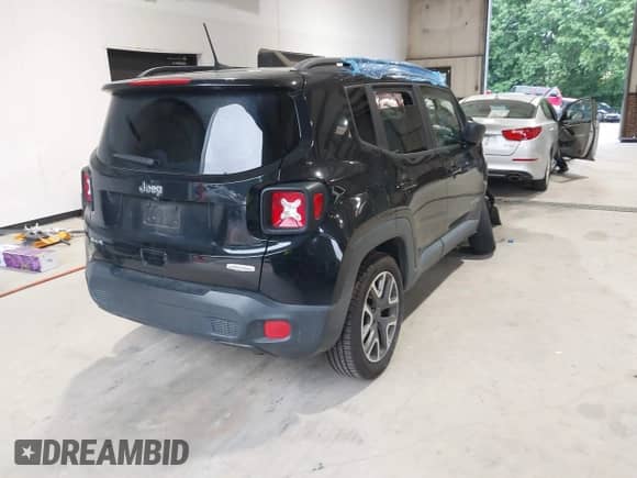 2018 Jeep Renegade Latitude with VIN ZACCJBBB7JPG72072, listed as a IAAI auction lot 42643680 with 132,530 mi miles and . Bid and sale history available at DreamBid. Image 4.