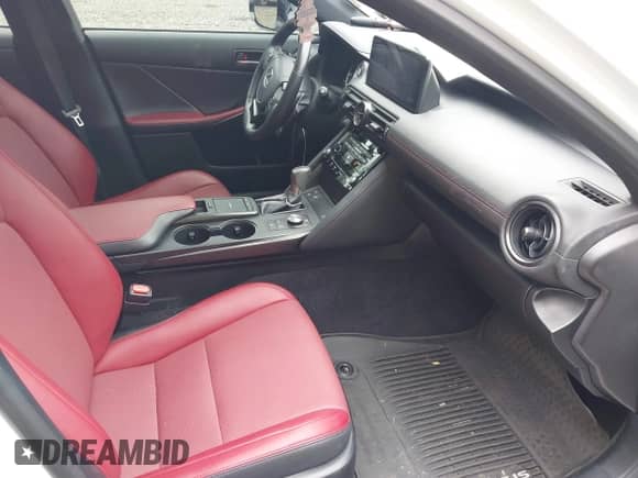 2023 Lexus IS 300 z VIN JTHD81F21P5050734, wystawiony jako IAAI lot #42464046 z przebiegiem 25 957 mil mil oraz . Historia ofert i sprzedaży dostępna na DreamBid. Obrazek 5.