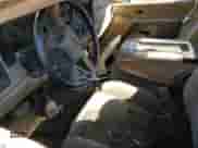 2005 Chevrolet Silverado 1500 z VIN 1GCEC14T85Z121465, wystawiony jako Copart lot #81165044 z przebiegiem 184 695 mil mil oraz Szkoda całkowita • Salvage title. Historia ofert i sprzedaży dostępna na DreamBid. Obrazek 7.