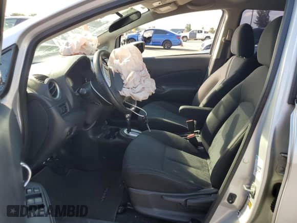 2018 Nissan Note SR z VIN 3N1CE2CP3JL365203, wystawiony jako Copart lot #74048274 z przebiegiem 173 503 mil mil oraz Szkoda całkowita • Salvage title. Historia ofert i sprzedaży dostępna na DreamBid. Obrazek 7.