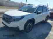 2025 Subaru Forester Premium z VIN JF2SLDDC3SH562282, wystawiony jako IAAI lot #43474098 z przebiegiem 10 590 mil mil oraz . Historia ofert i sprzedaży dostępna na DreamBid. Obrazek 20.